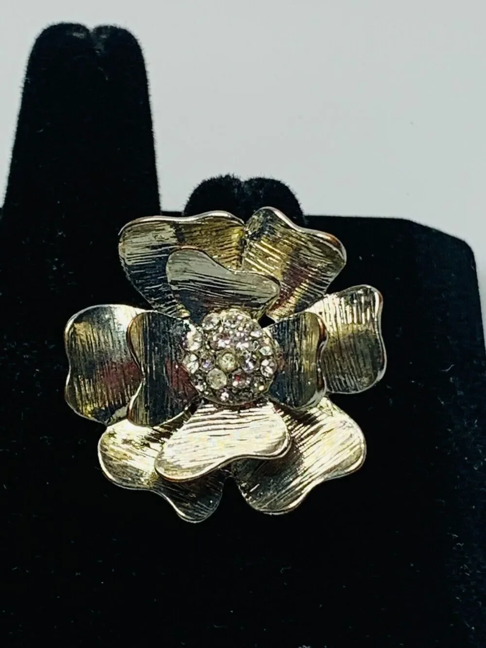 Silver Flower with Rhinestone Center Stretch Ring
